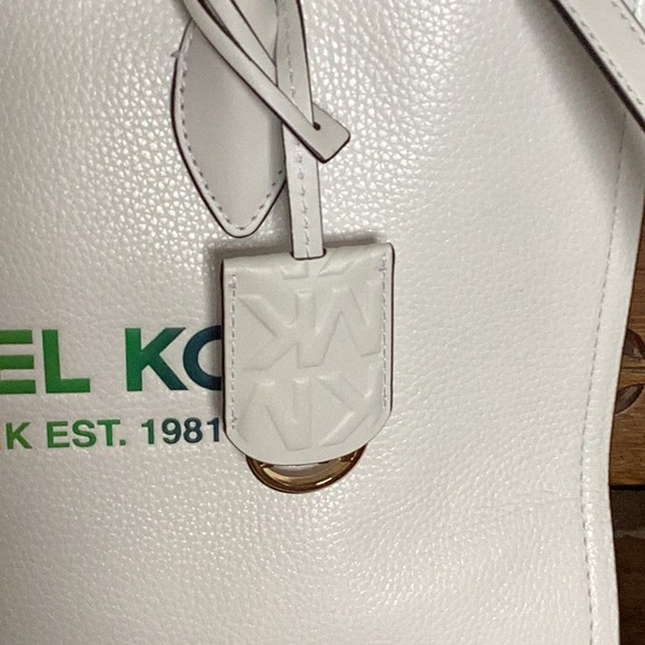 Micheal Kors Pride with bonus pin - Picture 2 of 9